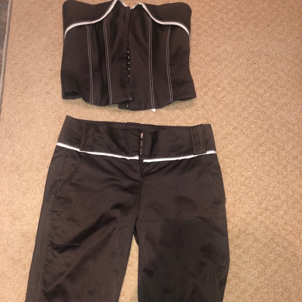 Bebe. Bustier crop top with matching shorts.